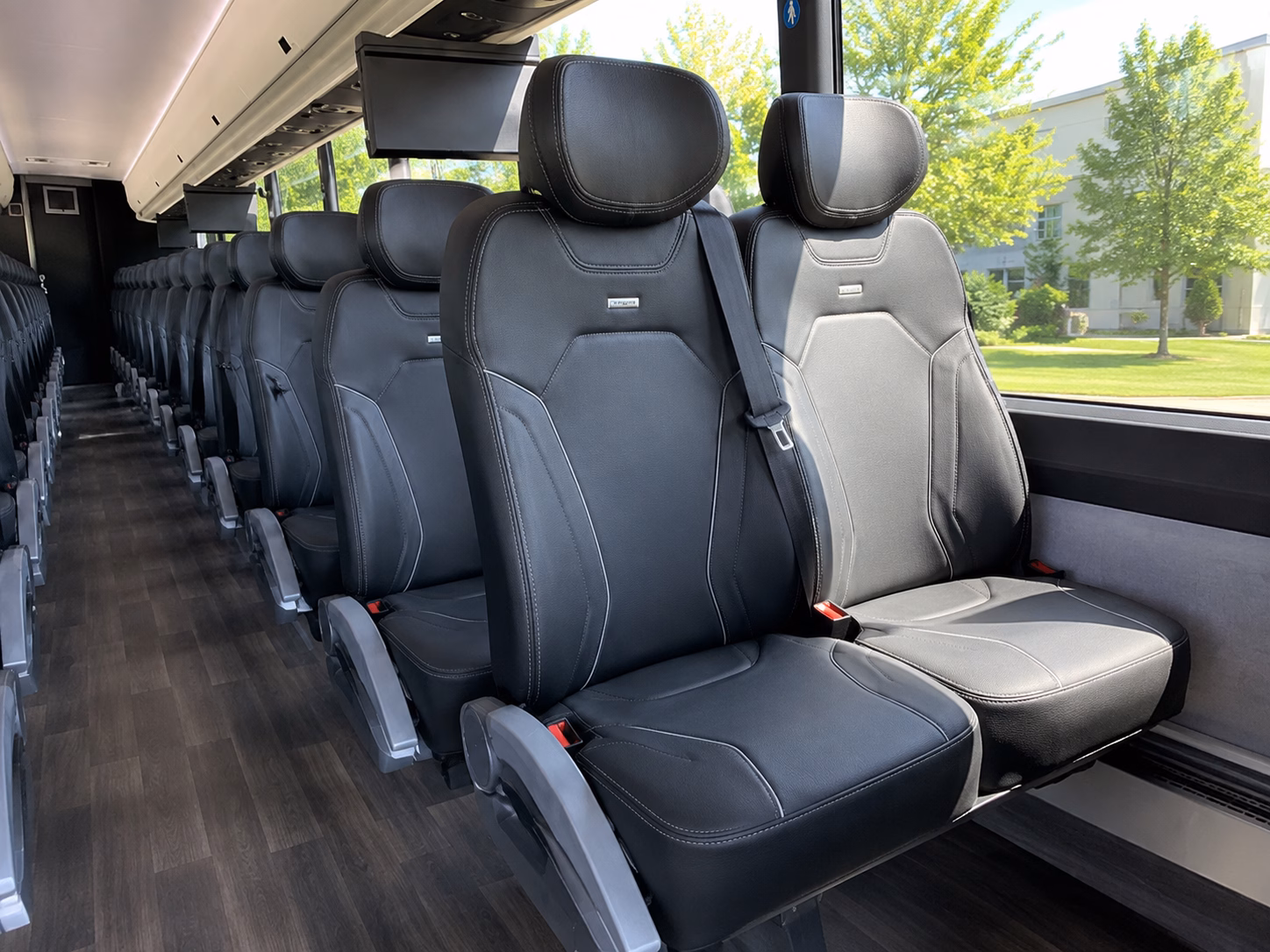 midland private shuttles for wedding pickups and drop offs in midland