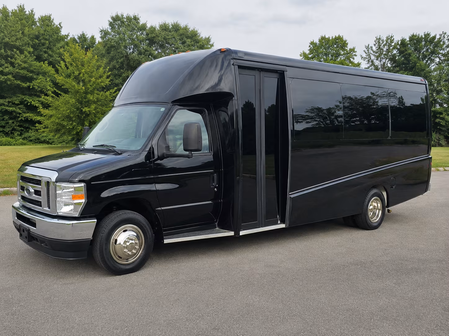 san angelo make your long distance trip easier with a san angelo charter bus
